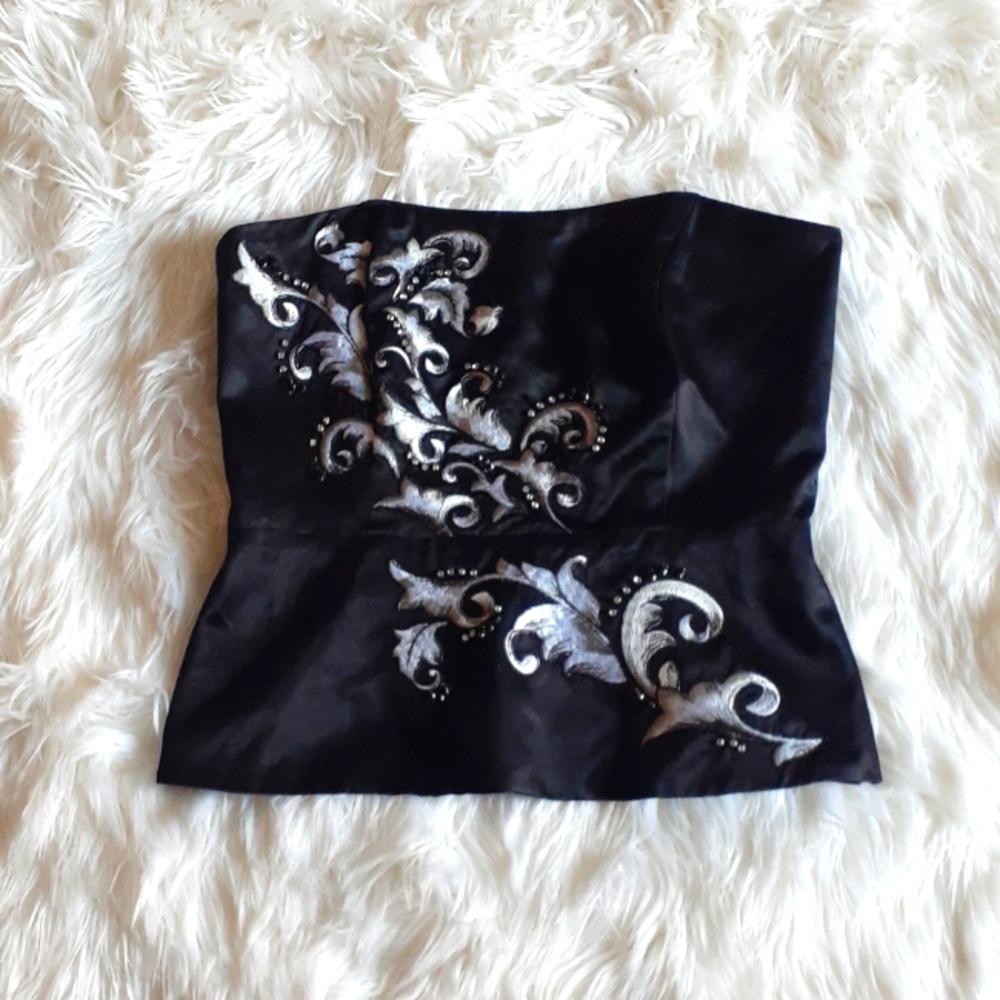 White House Black Market Black & White Floral Embroidered Bustier Top Size 6